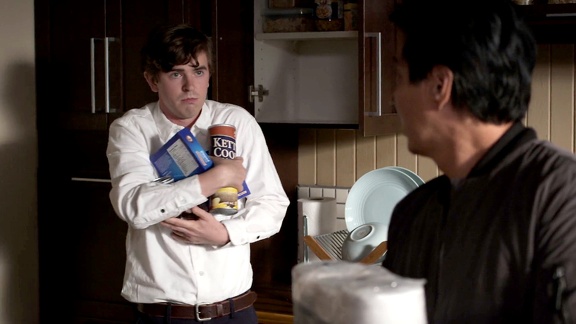 4x01 frontline1 11