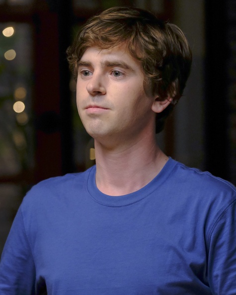 5x03_stills_03.jpg