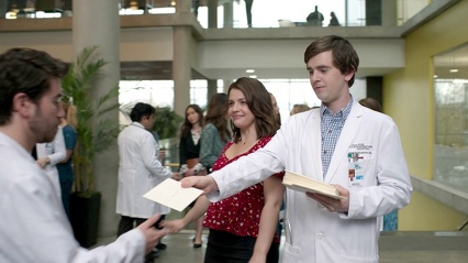 5x11 The Family 007