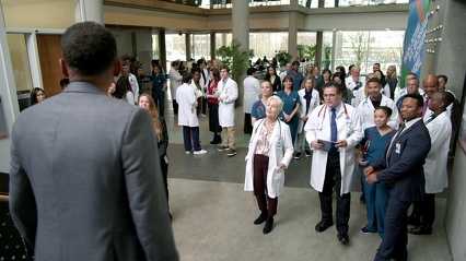 5x11 The Family 014