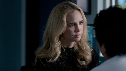 5x11 The Family 288