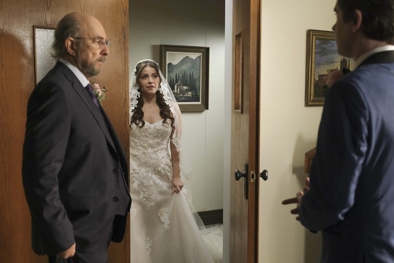 5x17 Stills 16