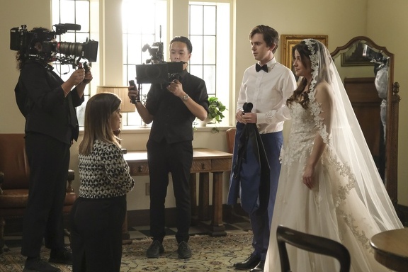 5x17 Stills 24
